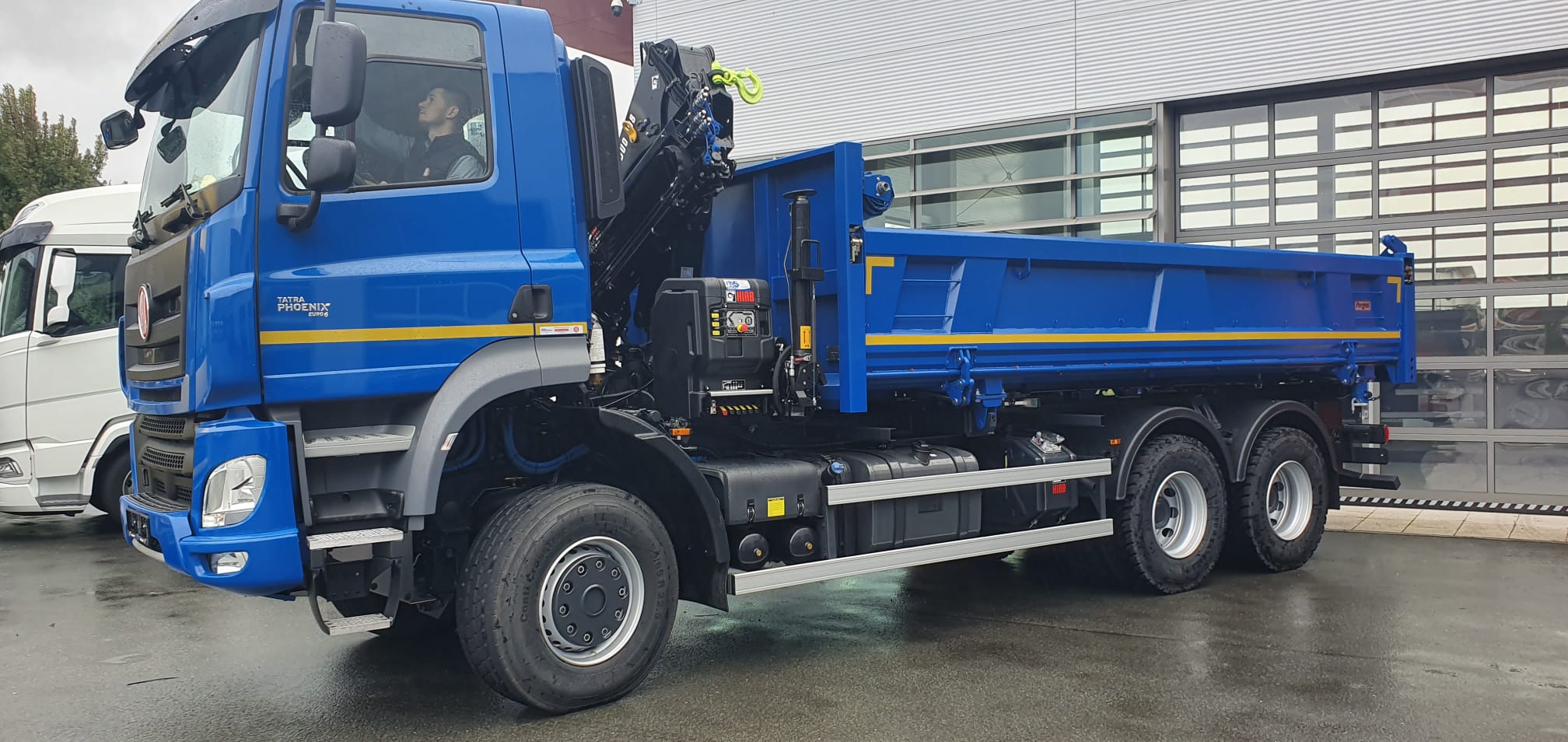 Tatra Phoenix, HNJ HIAB X108 HiDUOB2 s dálkovým ovládáním SPACE X4 RC, nástavba 3S sklopka s